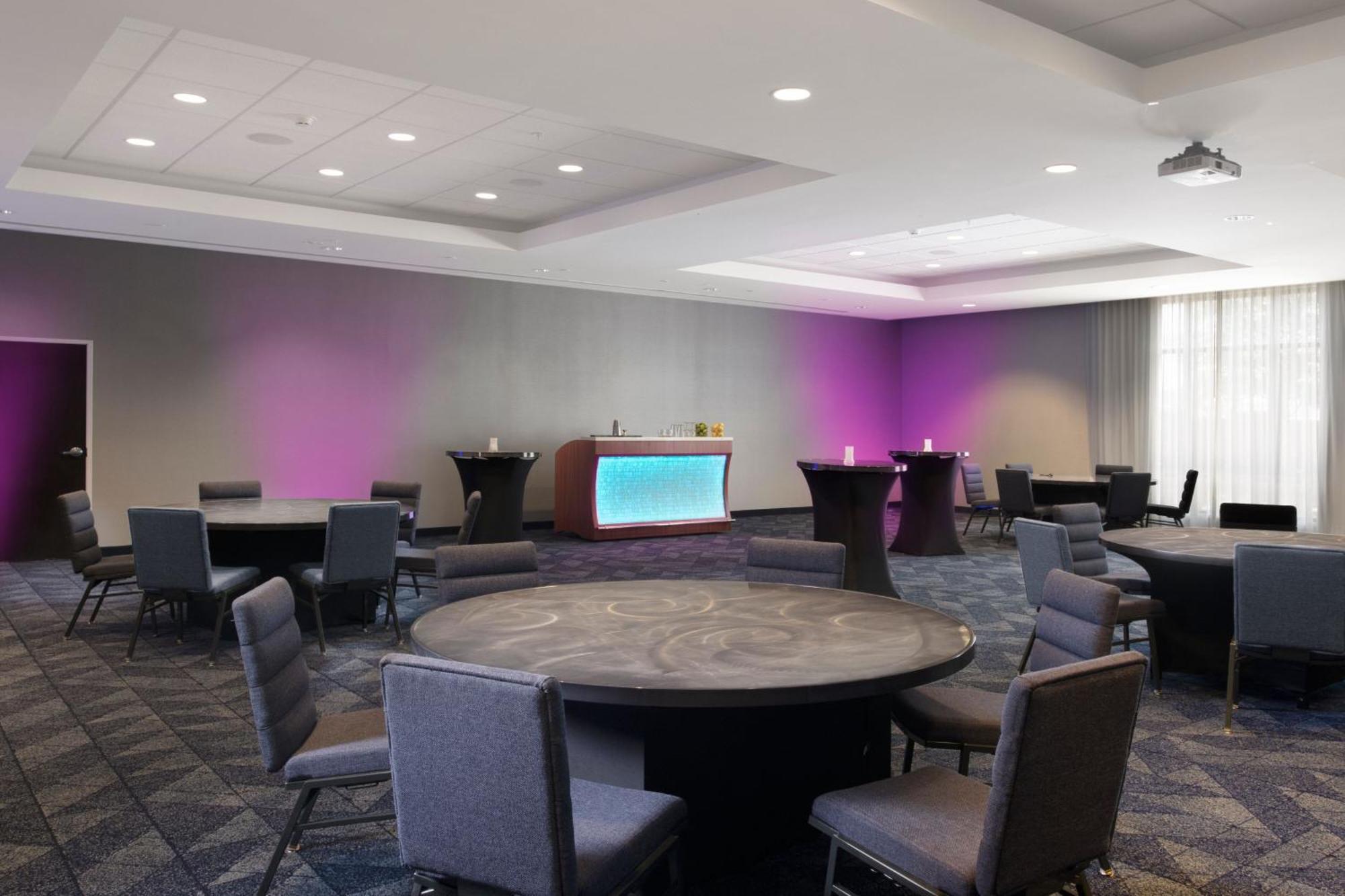 Courtyard By Marriott Lubbock Downtown/University Area Экстерьер фото