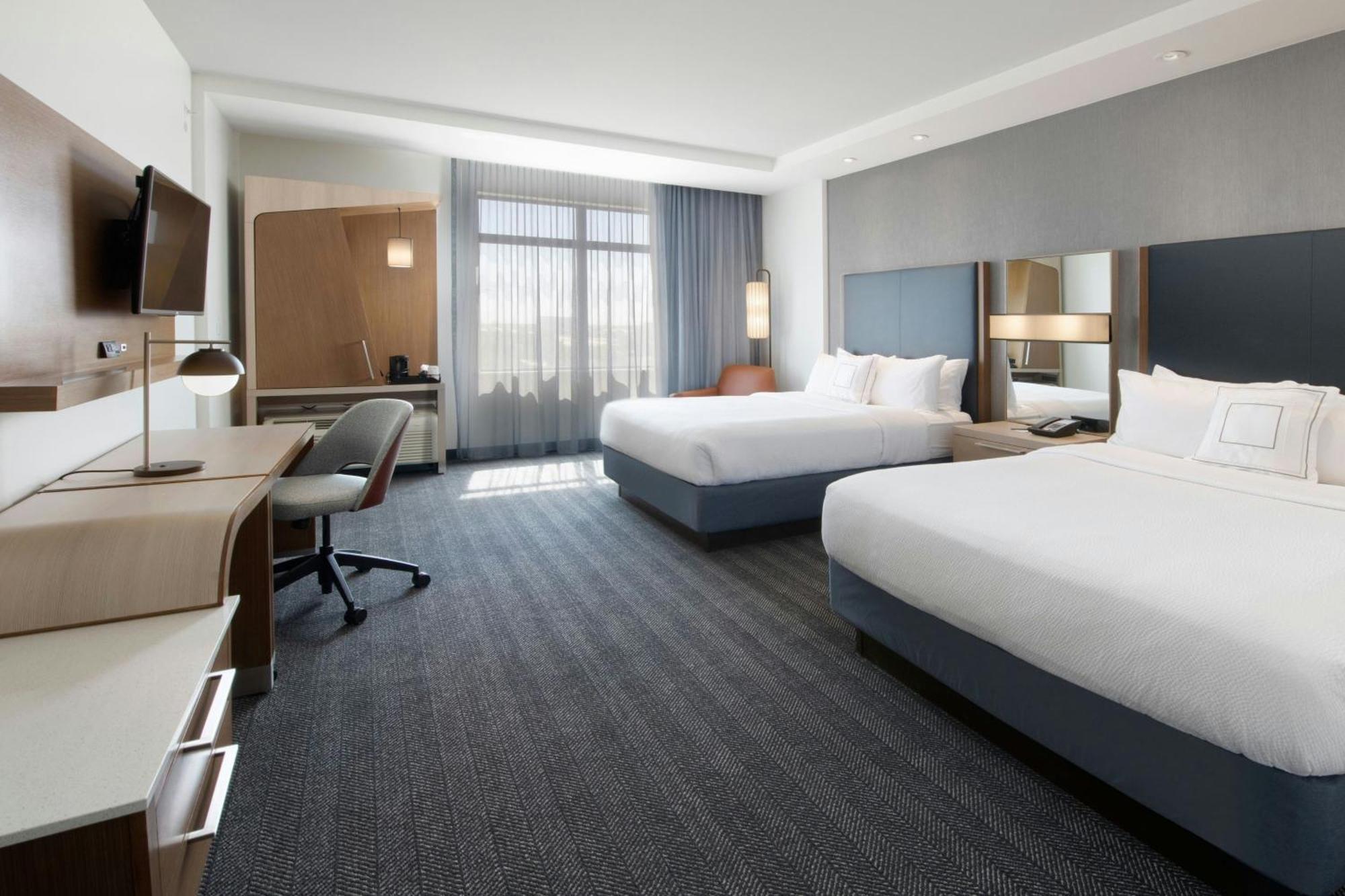 Courtyard By Marriott Lubbock Downtown/University Area Экстерьер фото
